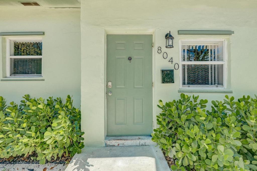 Deco Drive Miami • Near Hard Rock Stadium • South Beach • Wynwood Bagian luar foto